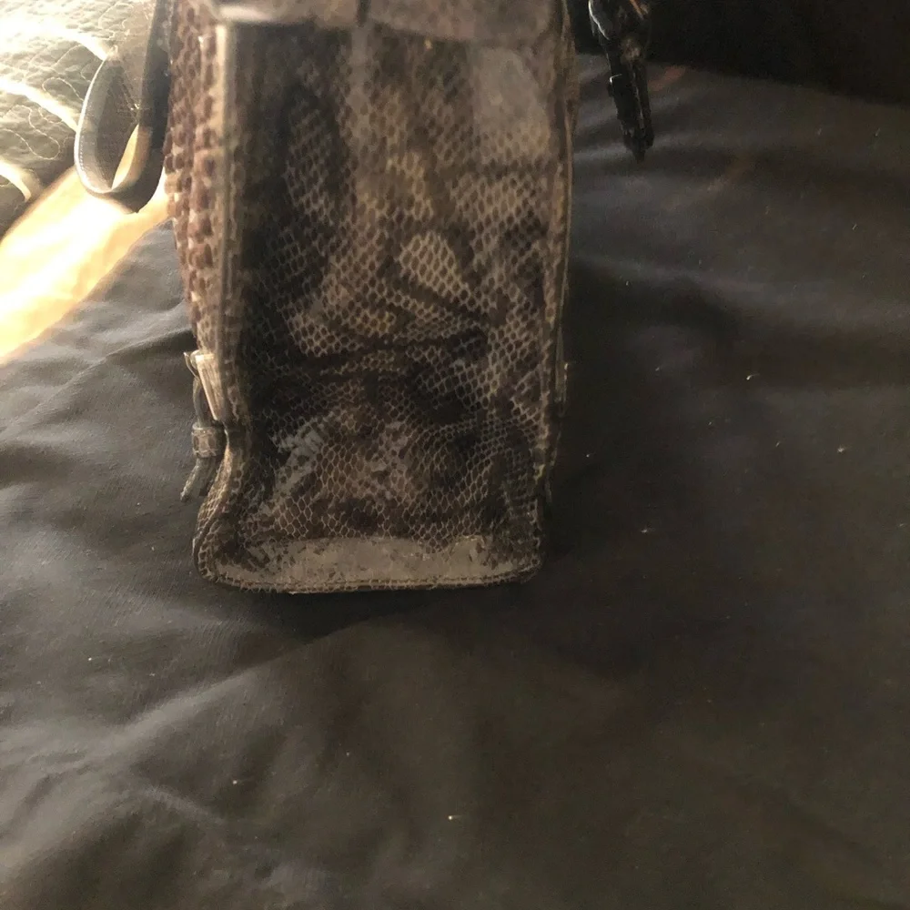 Large tote - Picture 2 of 4